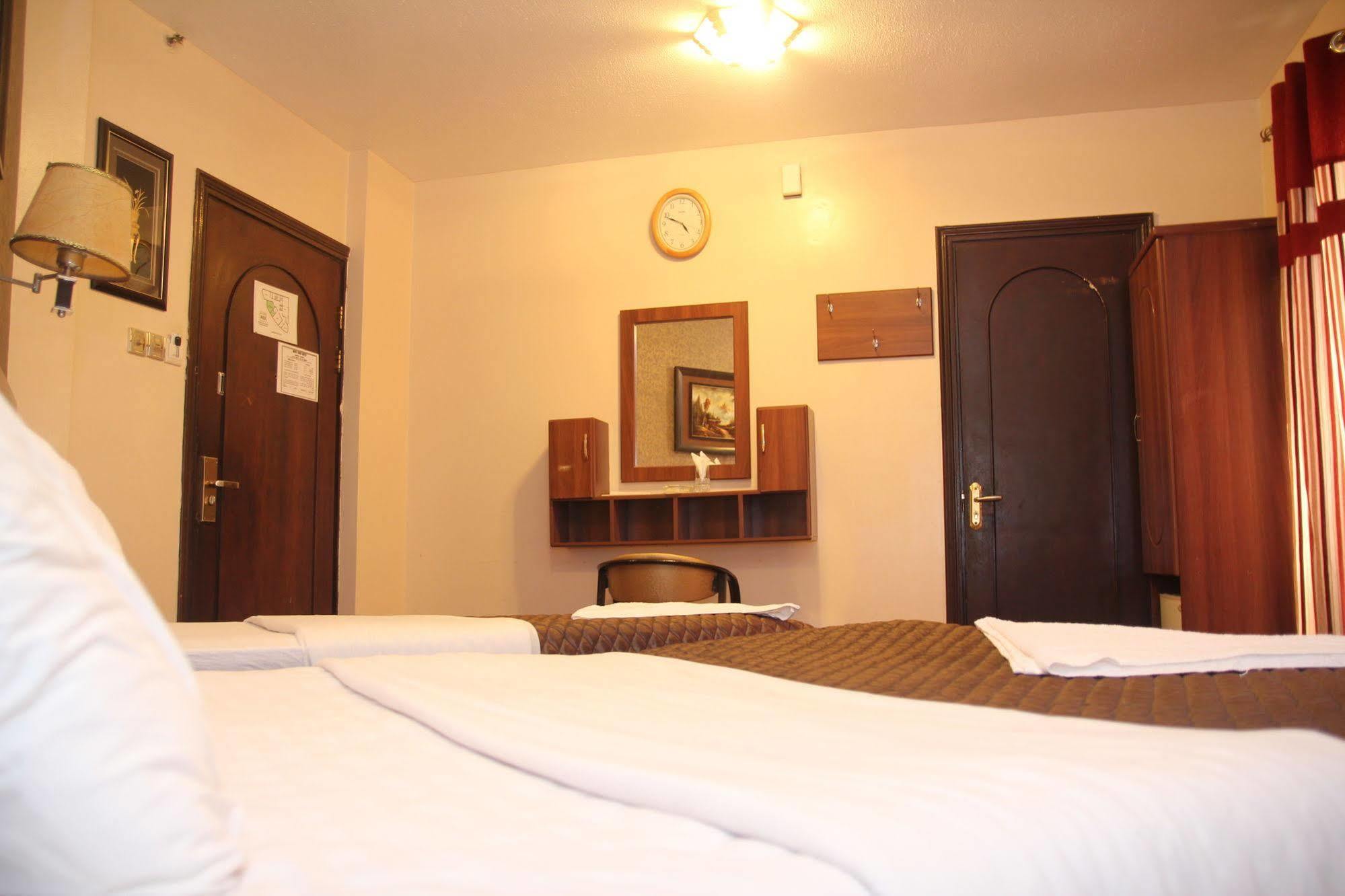 Oyo 329 Down Town Hotel Dubai Eksteriør bilde